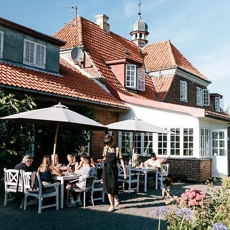 Guest house Langebjerg & Spisested 3*