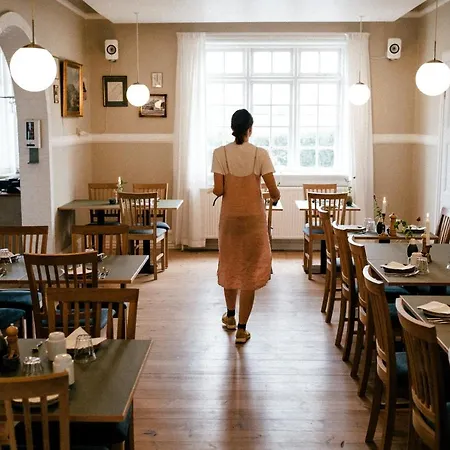 Langebjerg & Spisested Guest house 3*
