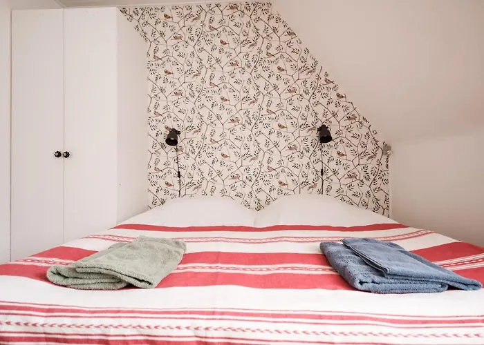 Langebjerg & Spisested 3* אלינגה