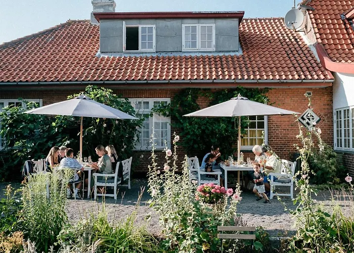 Langebjerg & Spisested Pensión 3*