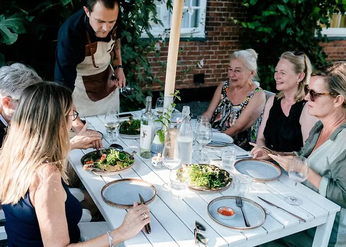 Langebjerg & Spisested Pensión 3*